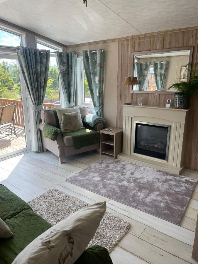 Fern Lodge With Hot Tub Stonham Aspall Kültér fotó